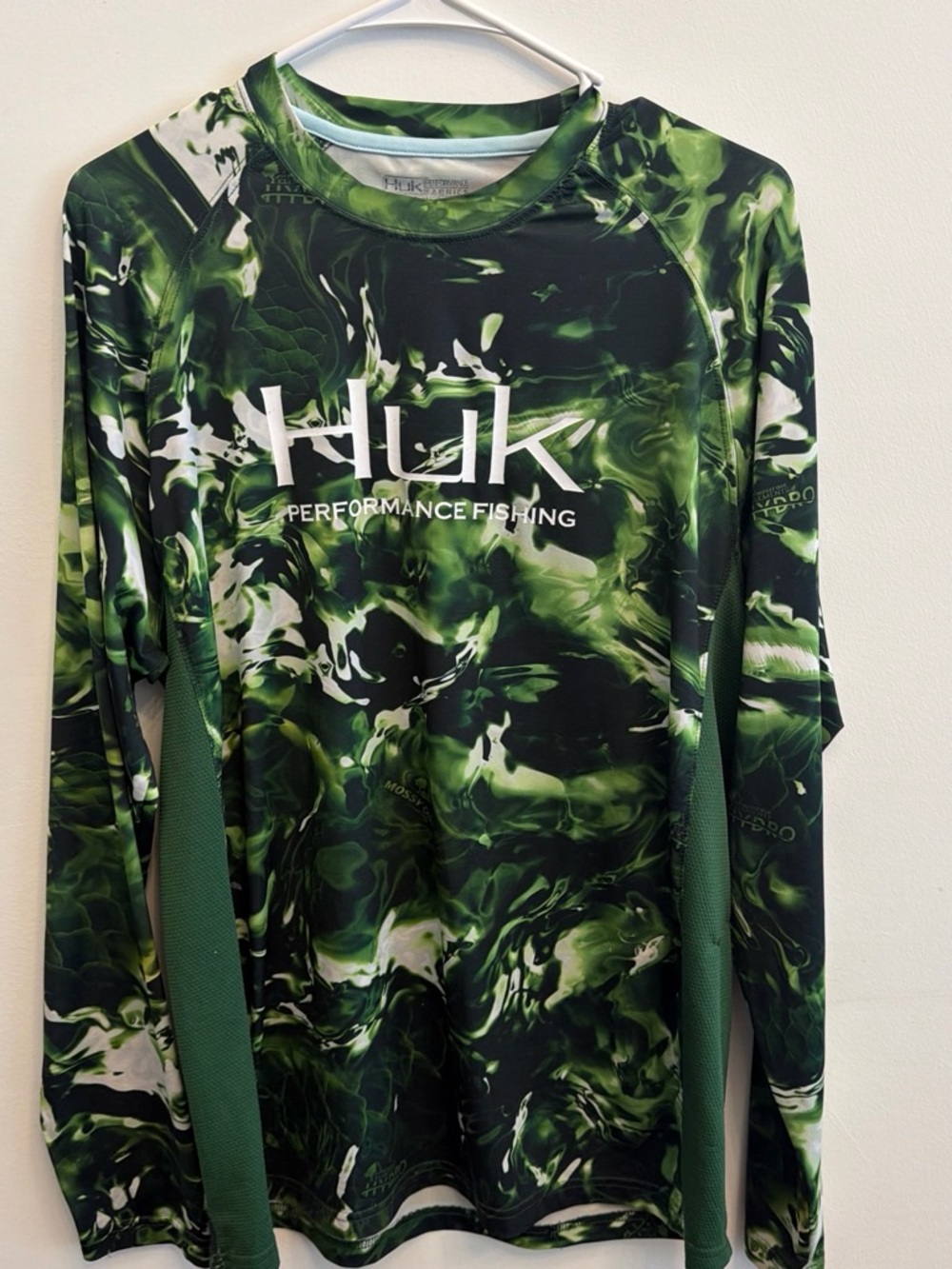 Huk Men's Long-Sleeve Performance Shirt - Green & White Swirl
